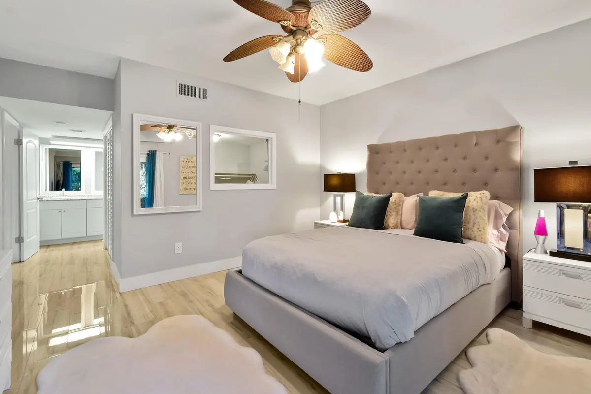 Bedroom at 13334 Polo Club Road 250, Wellington