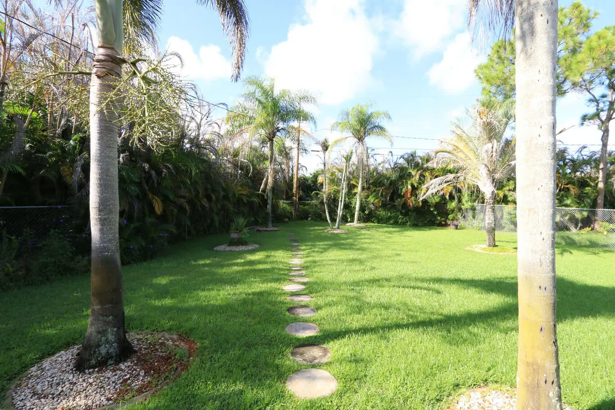 PRIVATE TROPICAL OASIS! at 549 SE CLIFF Road, Port St. Lucie