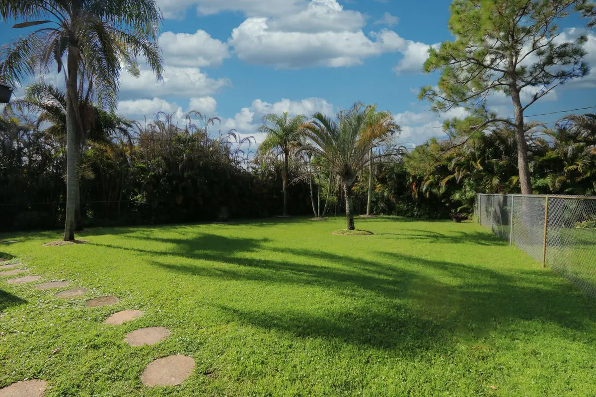 OVERSIZED PRIVATE LOT! at 549 SE CLIFF Road, Port St. Lucie