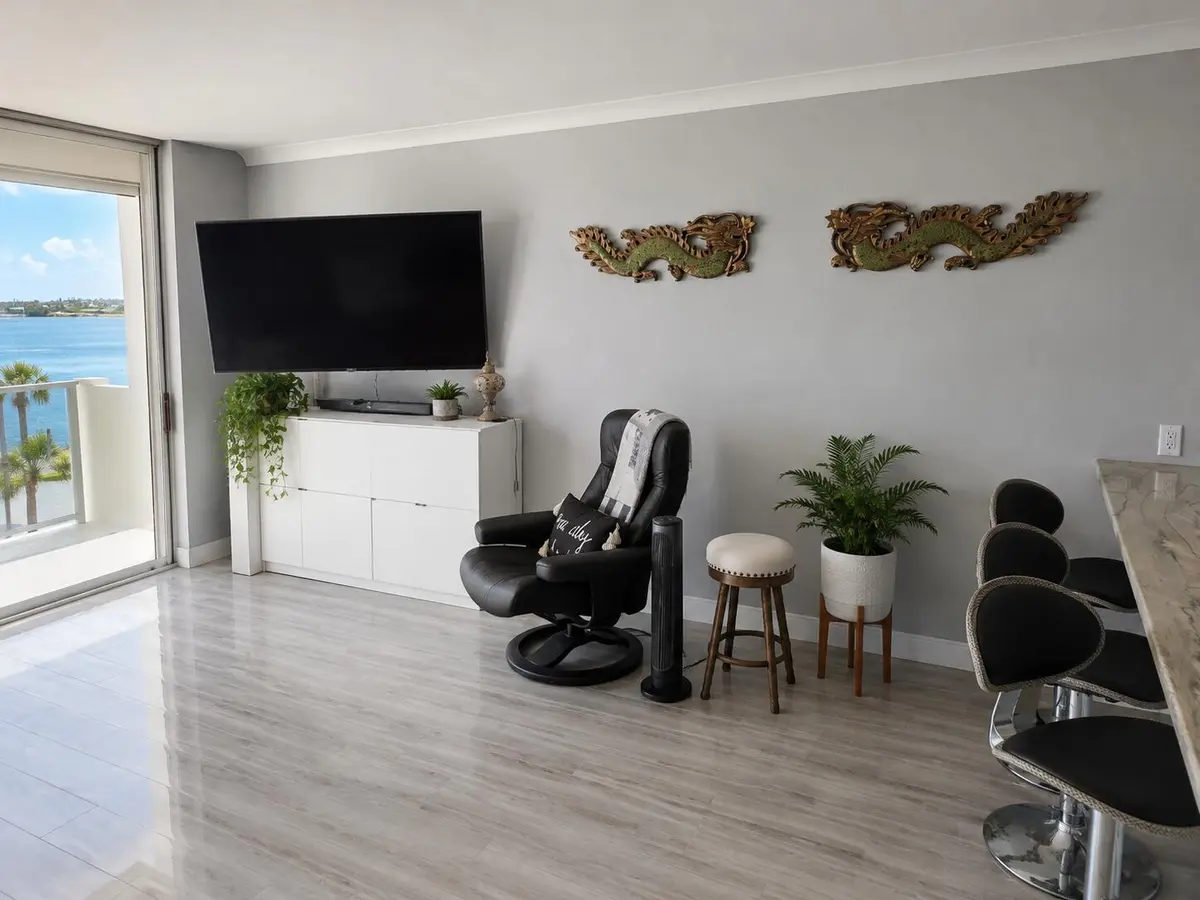 living room view at 2800 N FLAGLER Drive 407, West Palm Beach