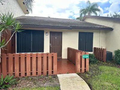 8184 SE Villa Way, Hobe Sound – Condominium for rent