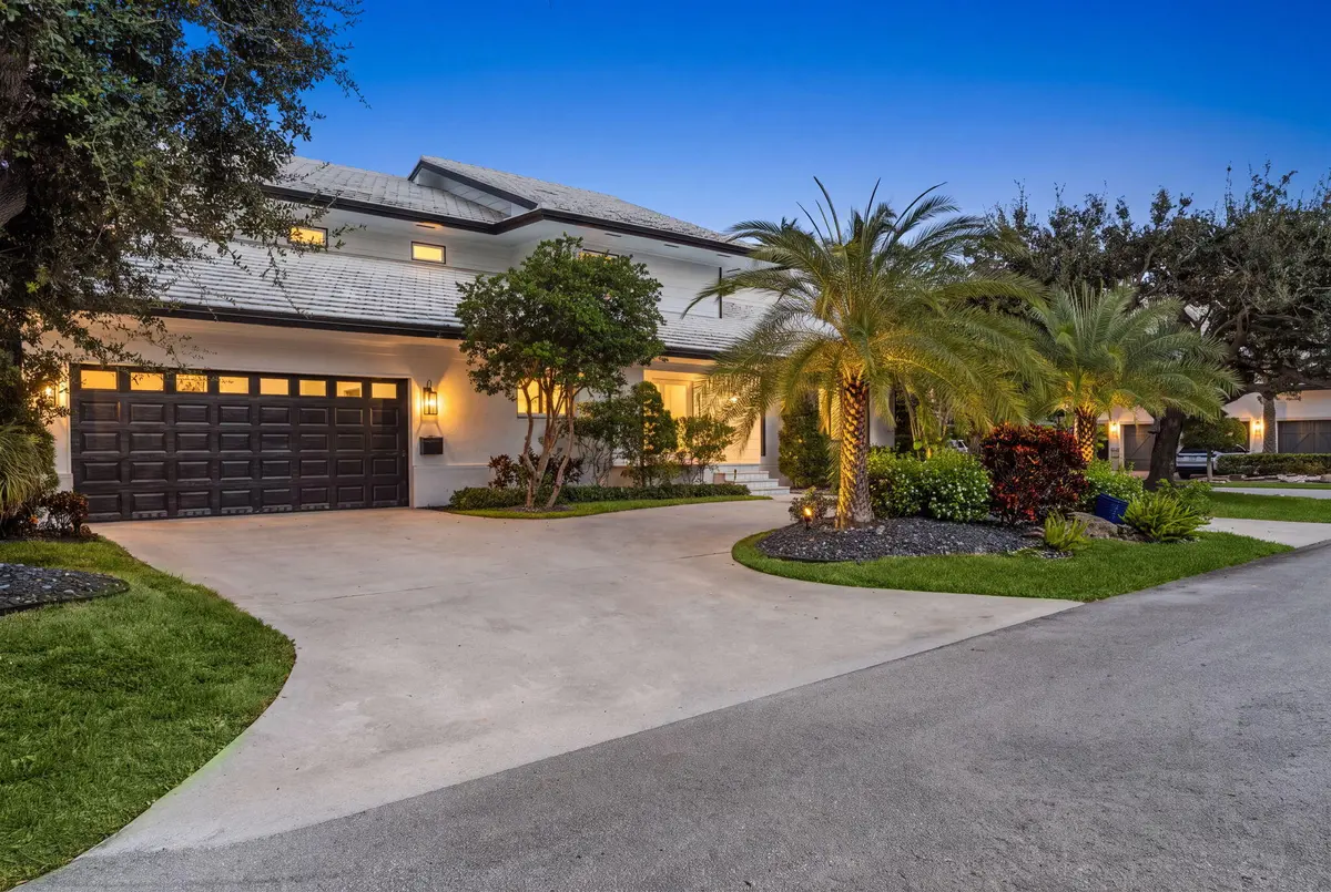 Front of the house at 5100 NE 30TH Terrace, Lighthouse Point