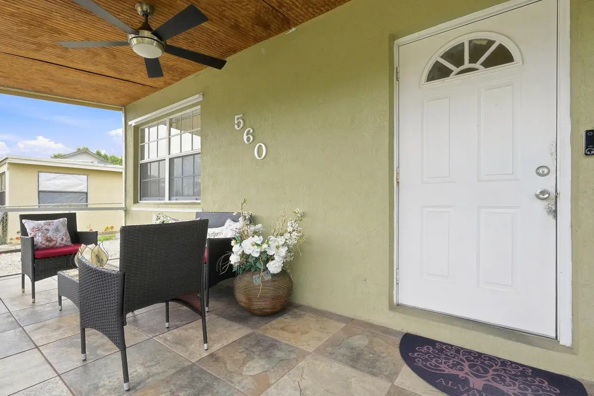 560 Seagrape Road, Lantana, FL – photo 4