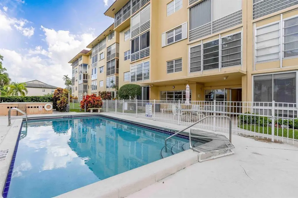 4100 CRYSTAL LAKE Drive 110, Deerfield Beach, FL – photo 5