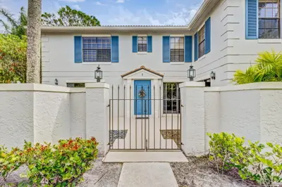363 Prestwick Circle 1, Palm Beach Gardens – Townhouse for rent