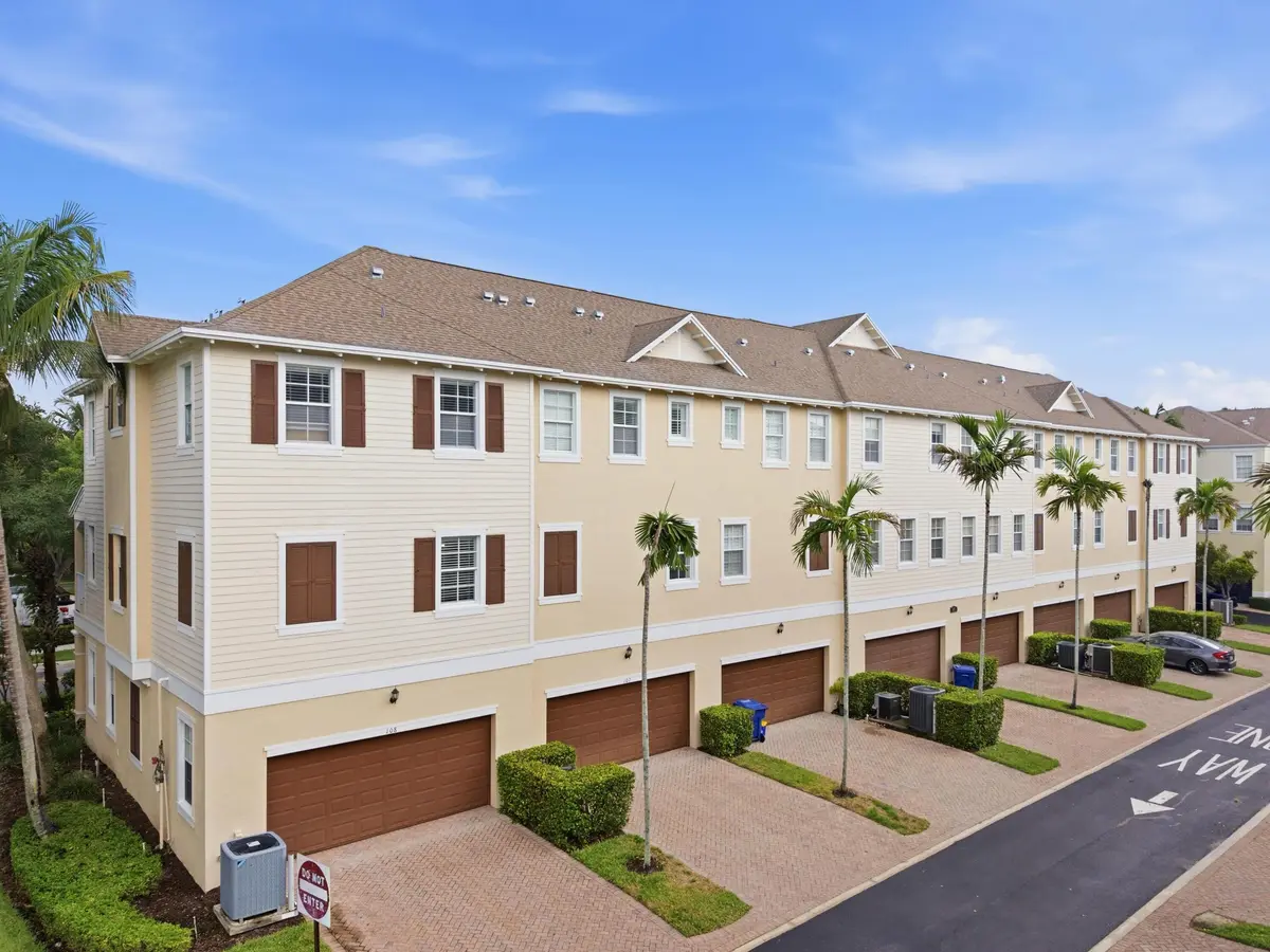 Building Rear at 140 Seagrape Drive 108, Jupiter