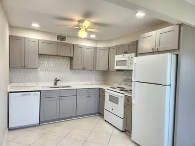 3025 Newcastle B, Boca Raton – Condominium for rent