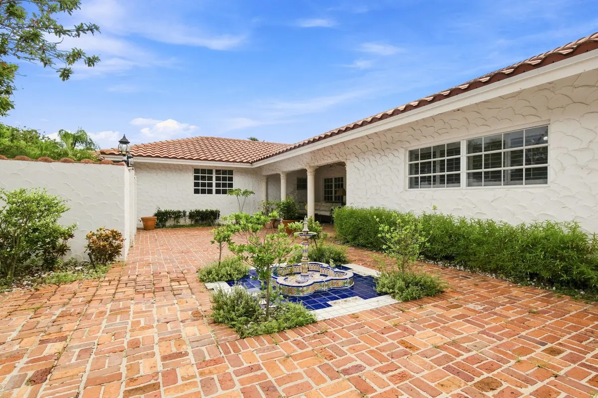 016_00016_267 at 4903 WOODLANDS Boulevard, Tamarac