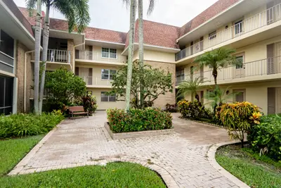 5570 Tamberlane Circle 130, Palm Beach Gardens – Condominium for sale