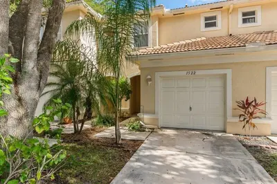 1522 Westchester Avenue, Wellington – Townhouse for rent