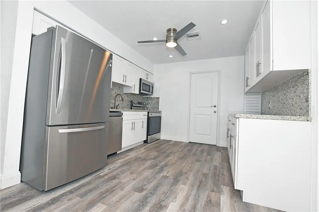 Photo 3 at 270 NW 43rd Street, Oakland Park