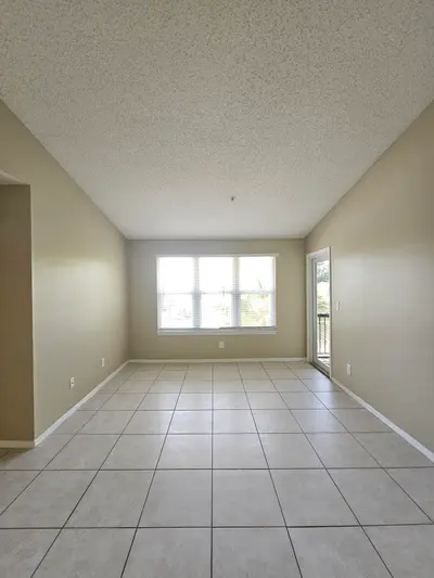 2307 N CONGRESS Avenue 34, Boynton Beach – Condominium for rent