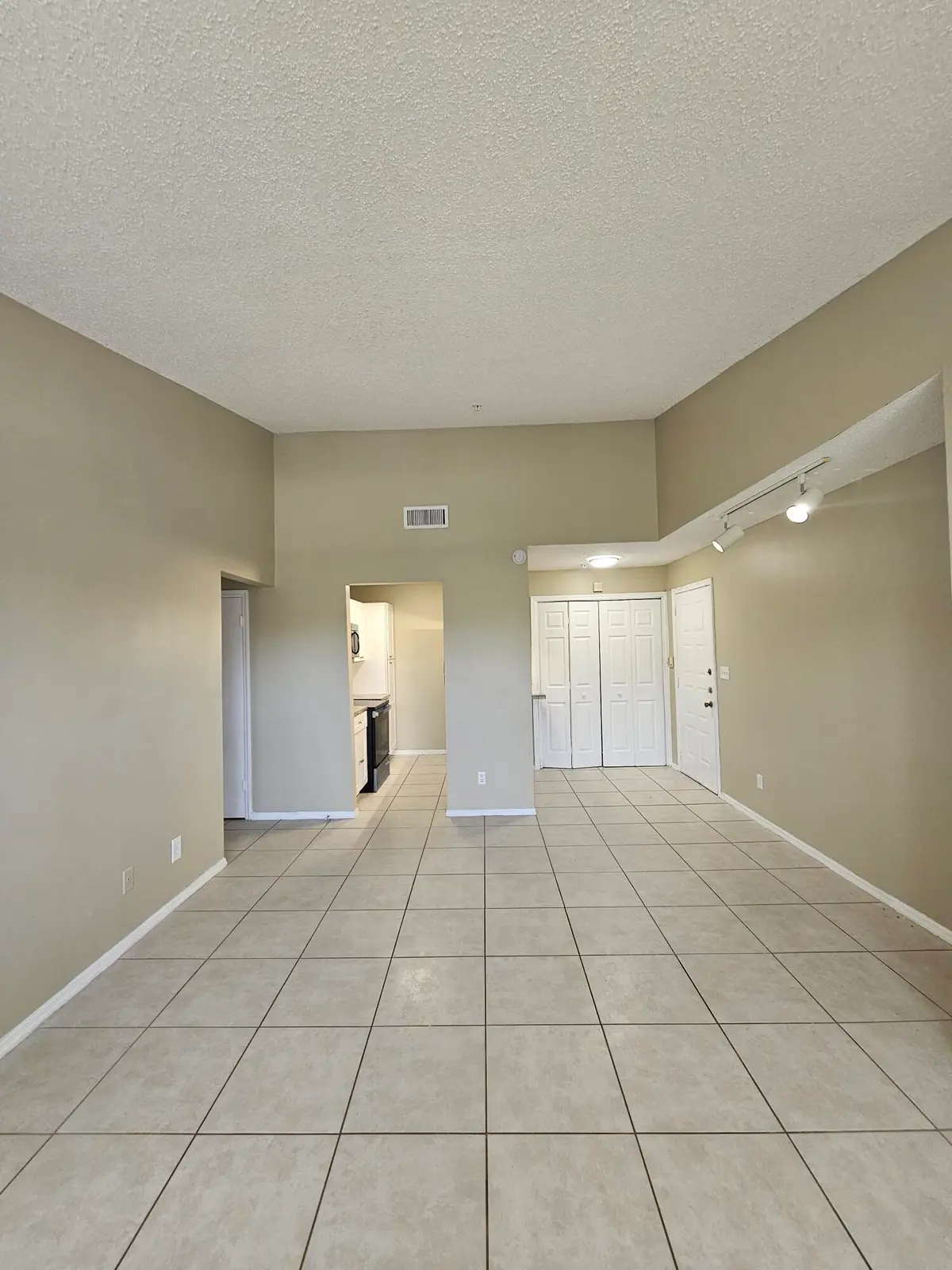 20260817_123611_copy_1500x2000 at 2307 N CONGRESS Avenue 34, Boynton Beach
