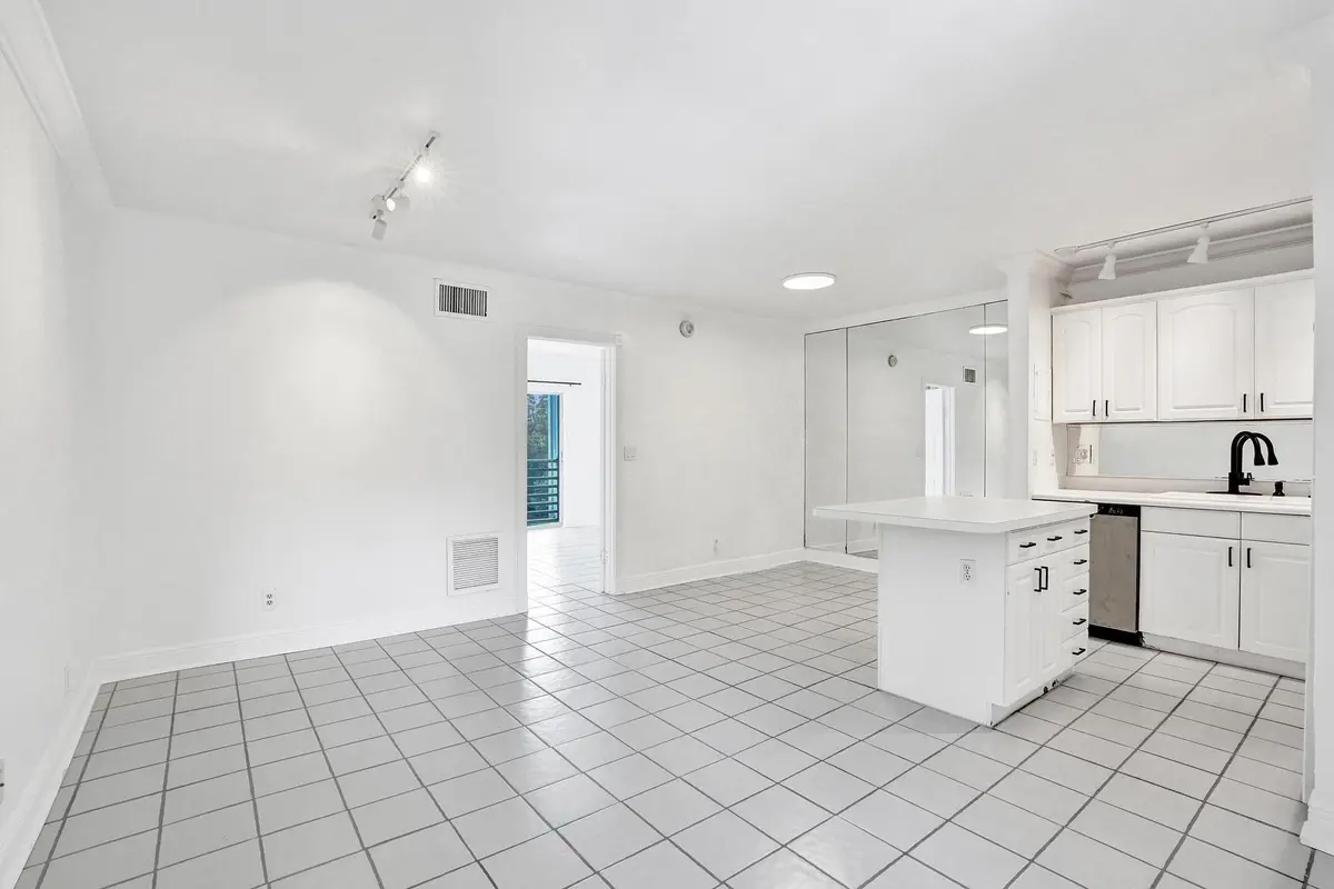 DSC09821 at 1407 NE 56TH Street 309, Fort Lauderdale
