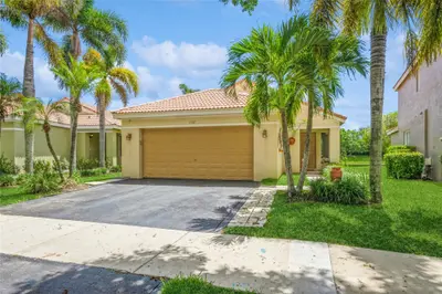 4367 DOGWOOD Circle, Weston – Single Family Residence for rent