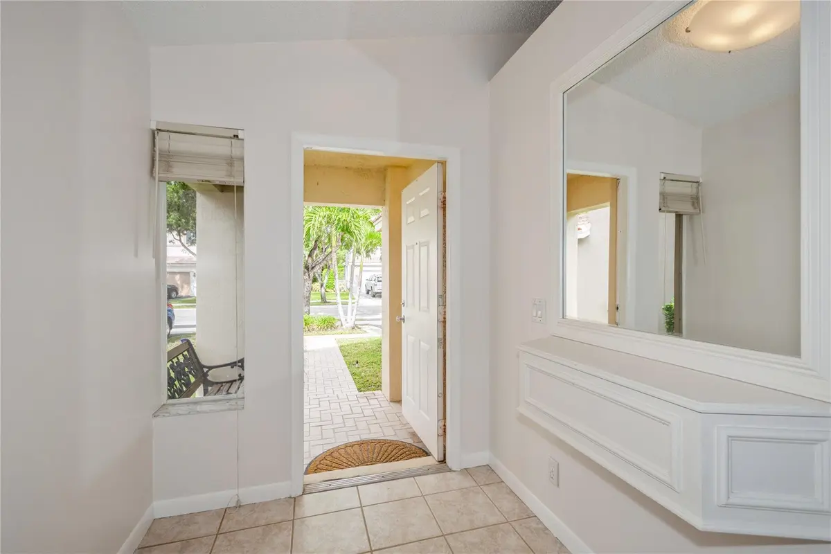 Photo 3 at 4367 DOGWOOD Circle, Weston