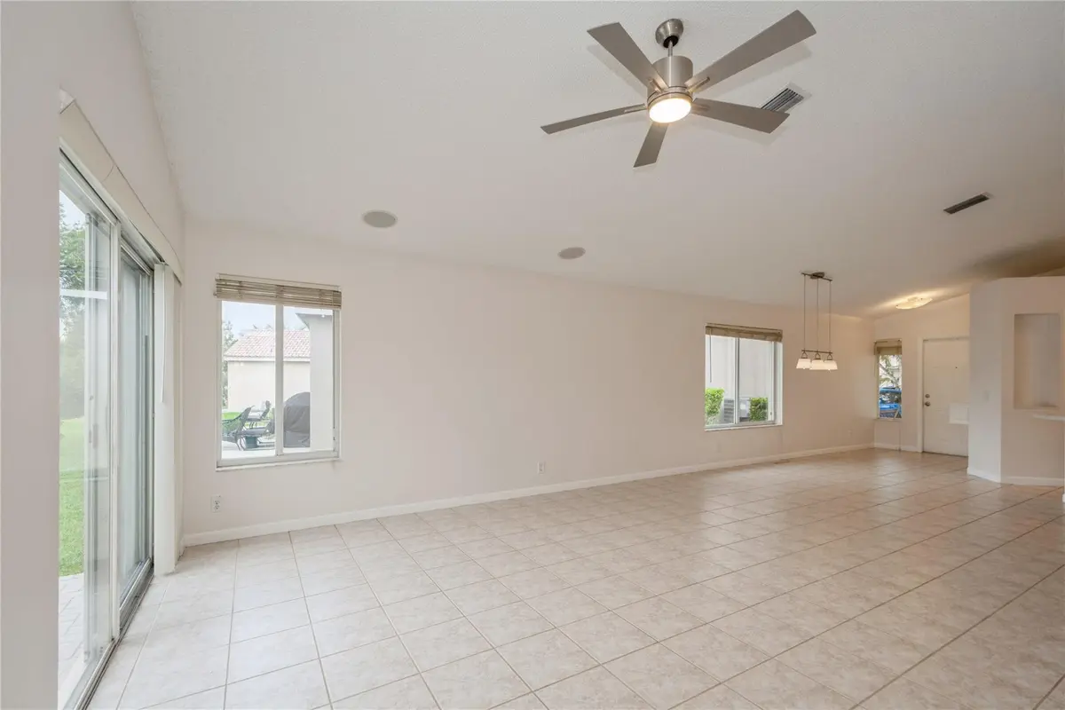 Photo 7 at 4367 DOGWOOD Circle, Weston