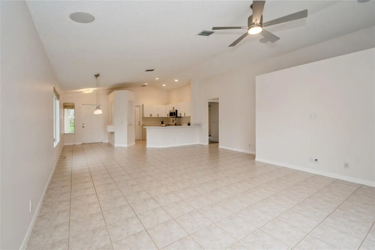 Photo 8 at 4367 DOGWOOD Circle, Weston