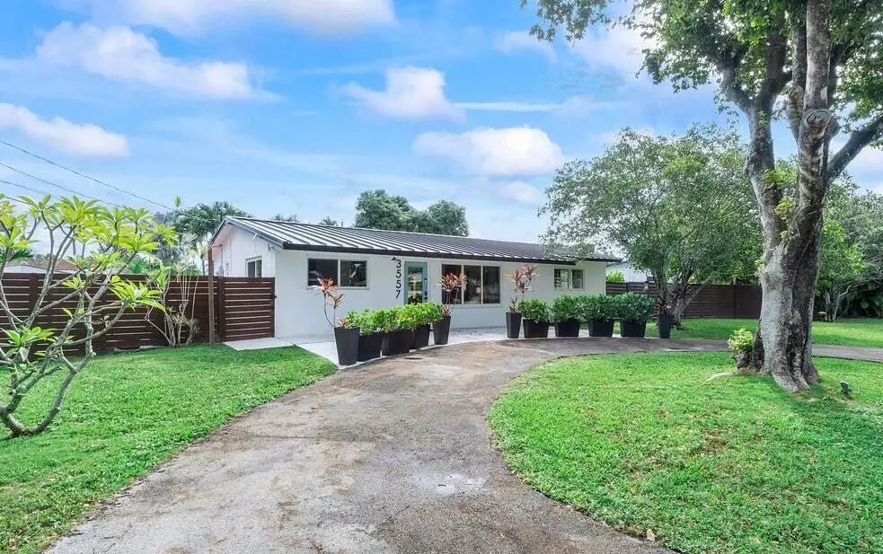 3557_Lloyd_Dr_012 COPY at 3557 LLOYD Drive, Oakland Park