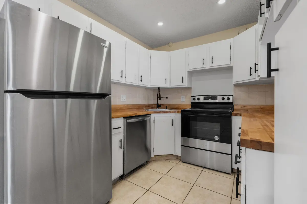 26P04904 at 706 Sunny Pine Way E2, Greenacres