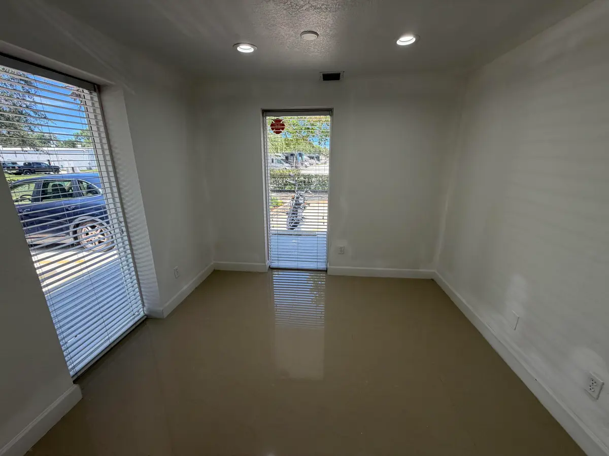 units 6-7 1 at 500 COMMERCE Way 6-7, Jupiter