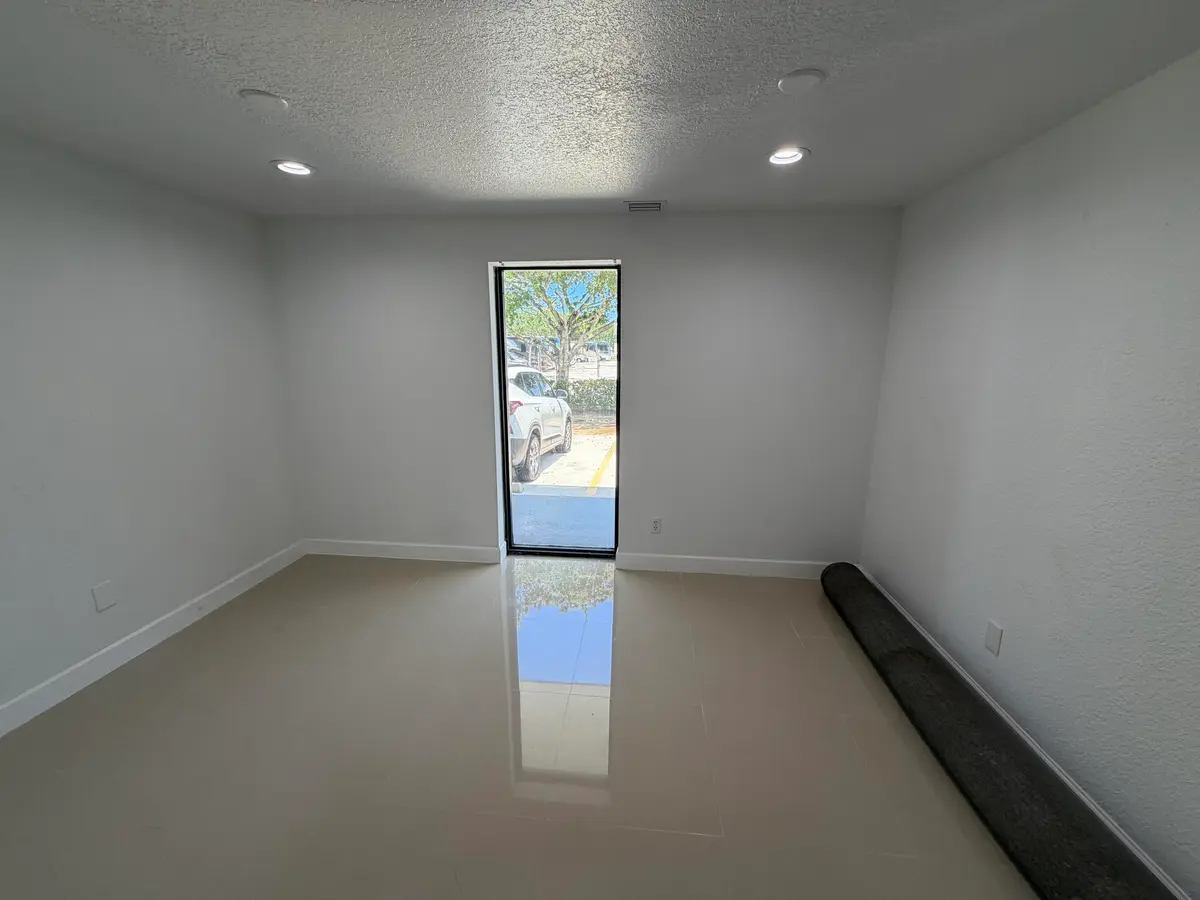 units 6-7 3 at 500 COMMERCE Way 6-7, Jupiter