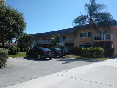 1000 NE 9th Avenue, Delray Beach – multifamily property for sale