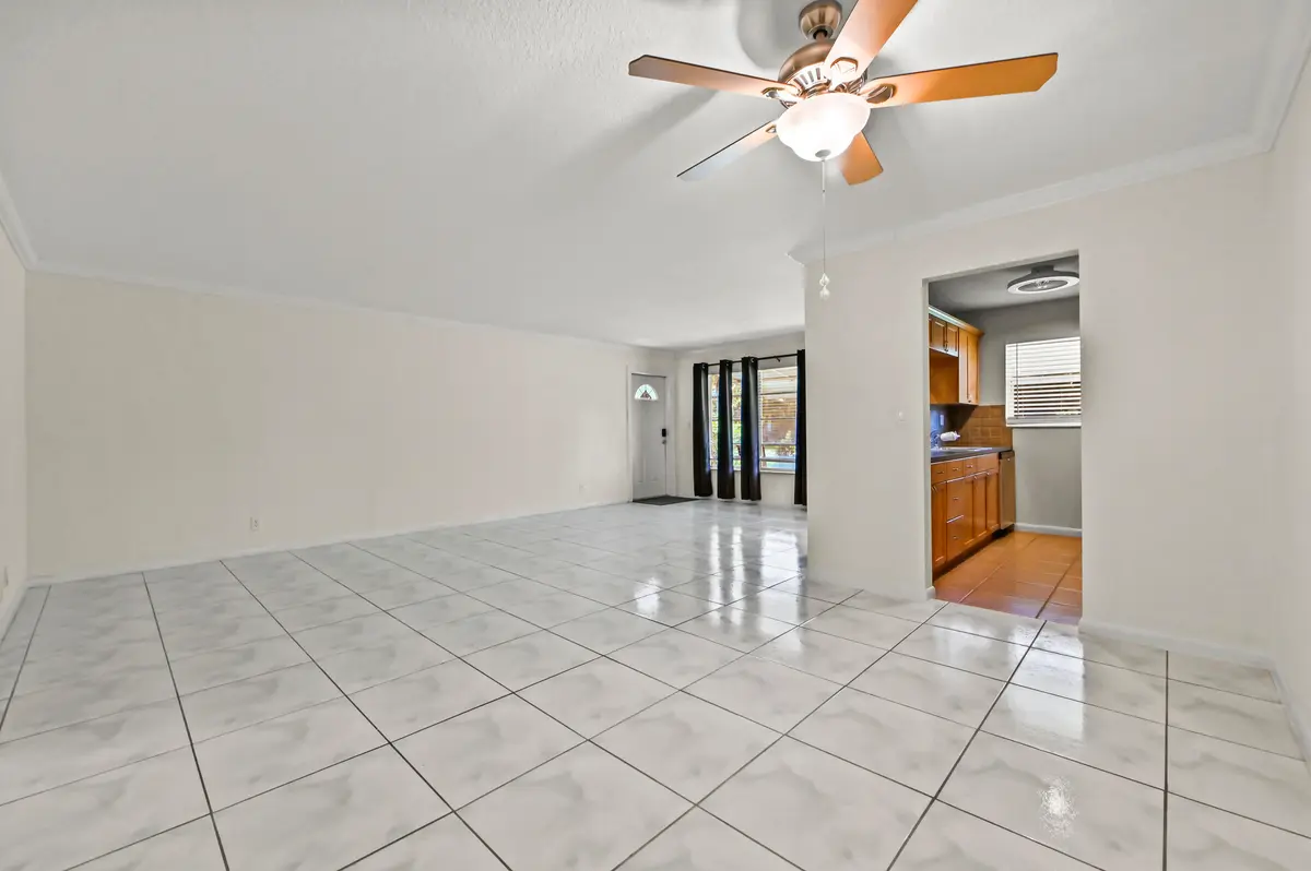 10 Living room 05 at 605 High Point Boulevard C, Delray Beach