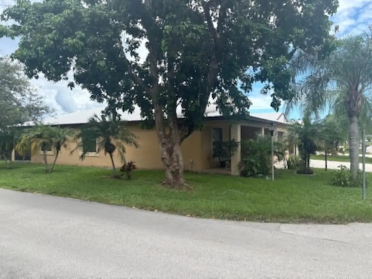 4_beyc6a998788d8e10 at 1 Barcelona Lane, Port St. Lucie
