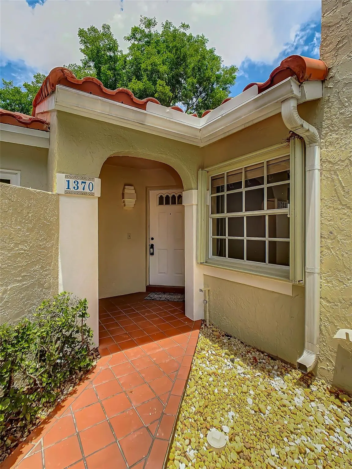 Photo 1 at 1370 COTTONWOOD Circle 18-3, Weston