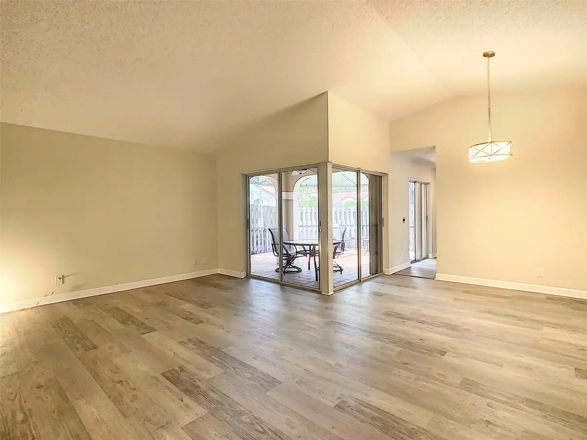 Photo 5 at 1370 COTTONWOOD Circle 18-3, Weston