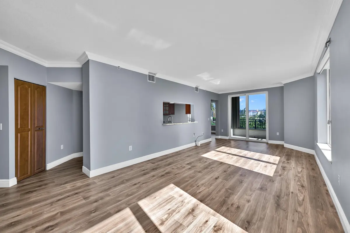 LIVING ROOM at 2880 NE 14th Street Causeway 413, Pompano Beach