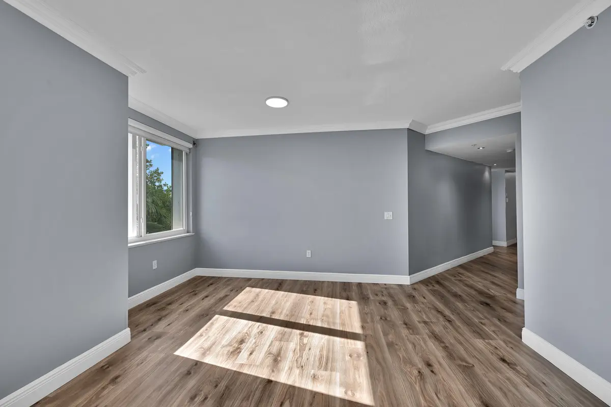 DINING AREA at 2880 NE 14th Street Causeway 413, Pompano Beach