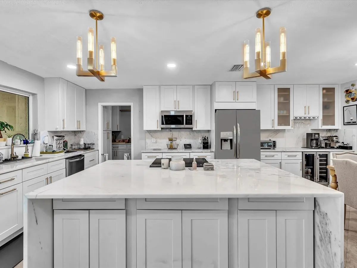 Photo 7 at 905 SE 13TH Court, Deerfield Beach