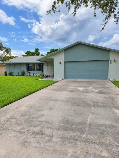 898 NW 23rd Lane, Delray Beach – sold