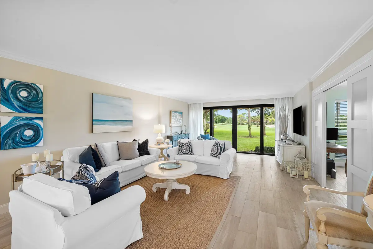 Interior living area at 3689 Quail Ridge Drive Bobwhite B, Boynton Beach