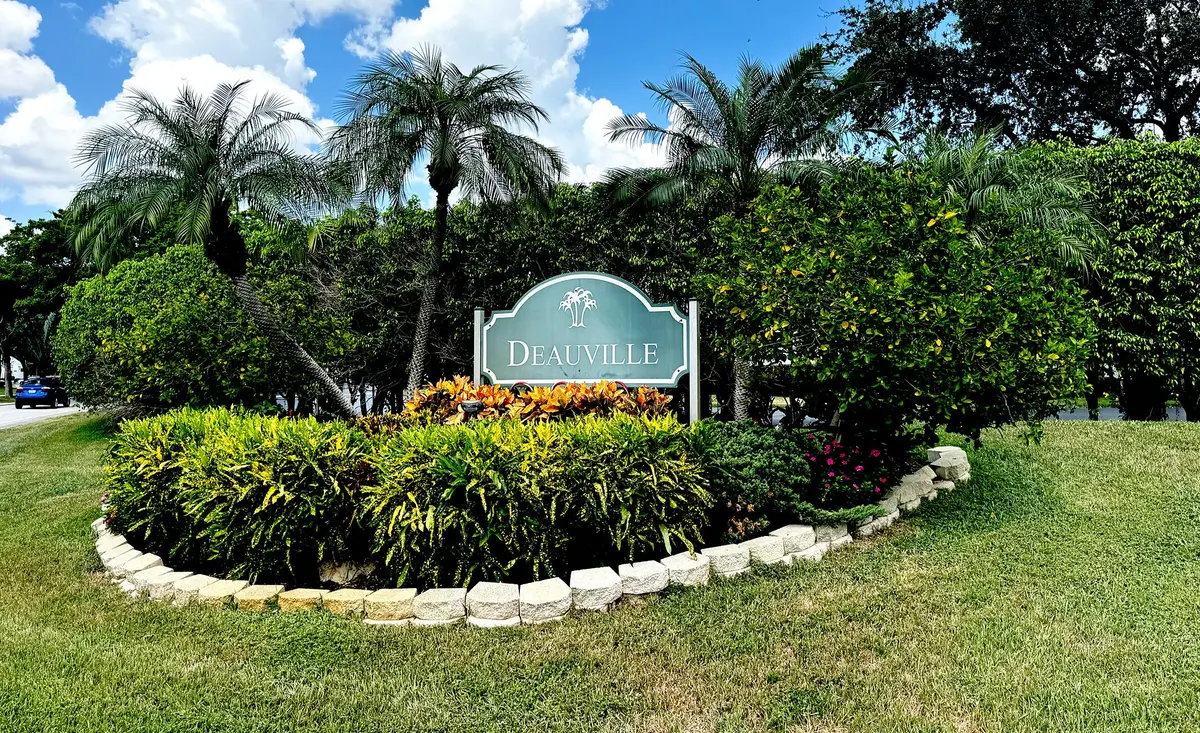 . at 14701 Cumberland Drive 301, Delray Beach