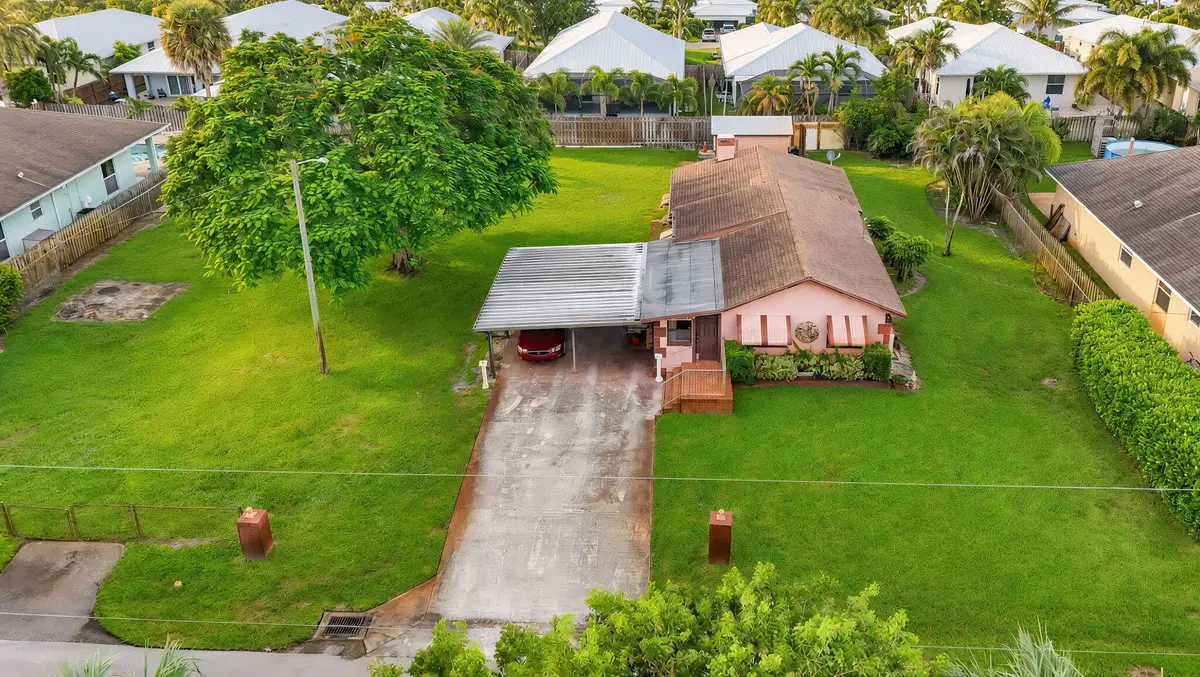 56-web-or-mls-YvZQn_upscale at 17596 CINQUEZ PARK Road, Jupiter
