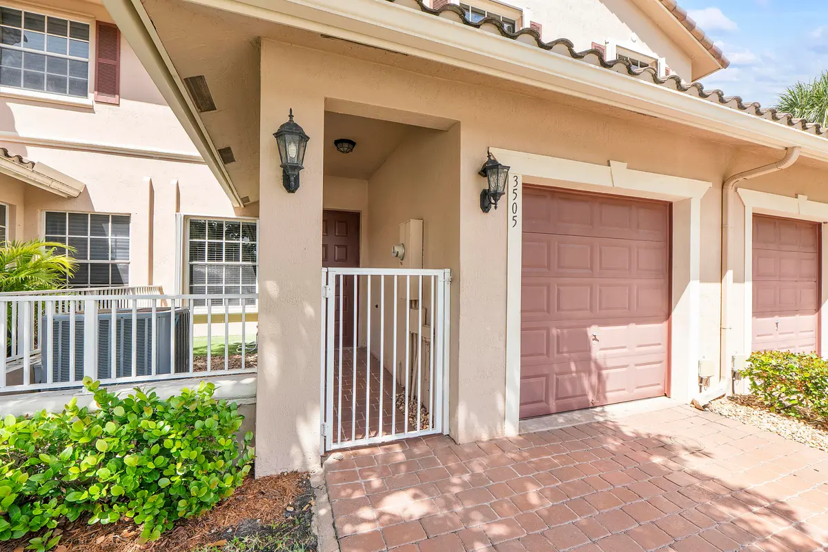 3505 Lakeside Dr_039 at 3505 LAKESIDE Drive, Davie