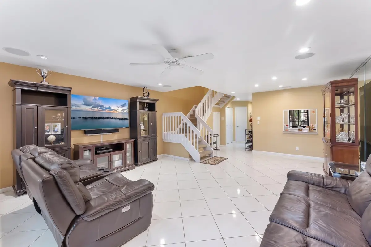 4321 CARAMBOLA Circle 403-F, Coconut Creek, FL – photo 3