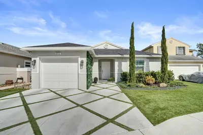 372 W Riverbend Drive 372, Sunrise – Single Family Residence for sale