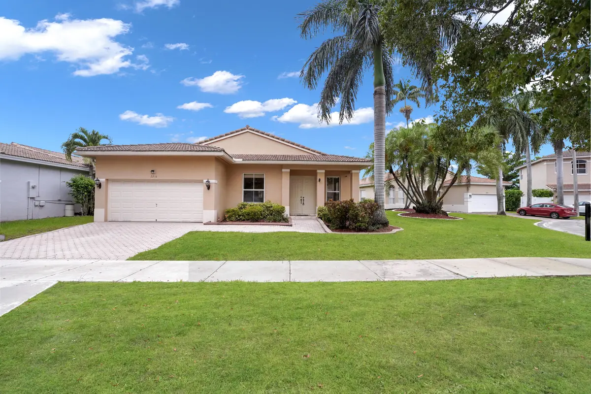 DSC07827 exterior shot house at 2256 SW 131st Terrace, Miramar