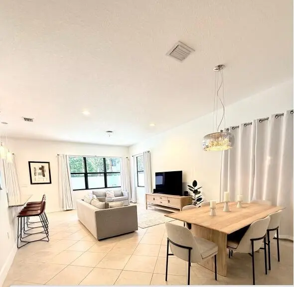 Foyer 2 at 9218 SW 39TH Street, Miramar