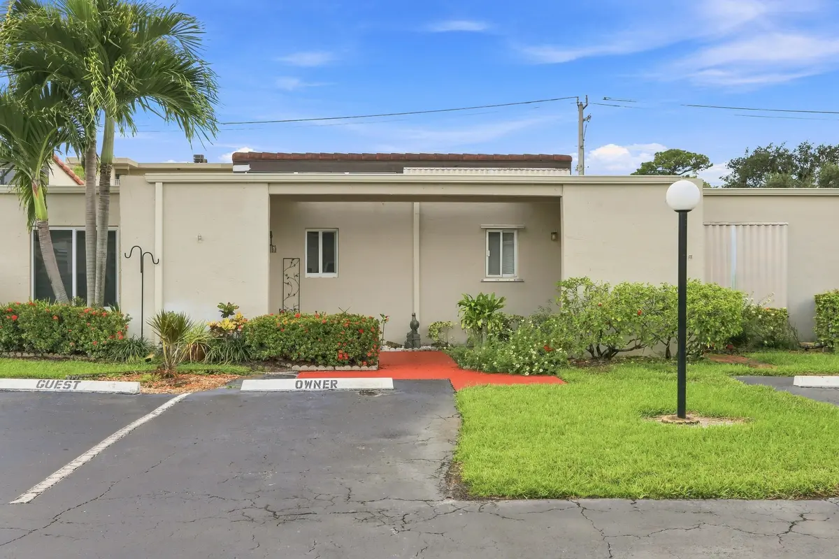 2. front exterior at 2538 Boundbrook Drive 137, West Palm Beach