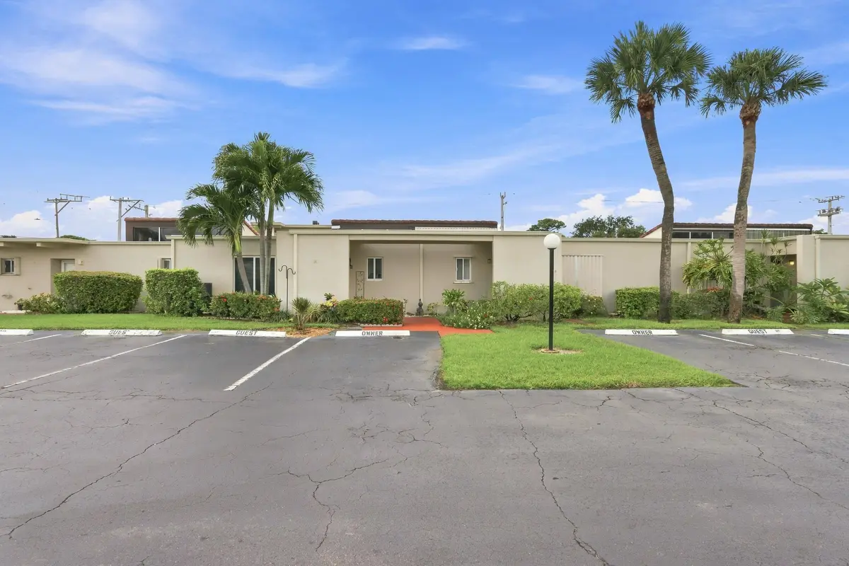 5. front exterior at 2538 Boundbrook Drive 137, West Palm Beach