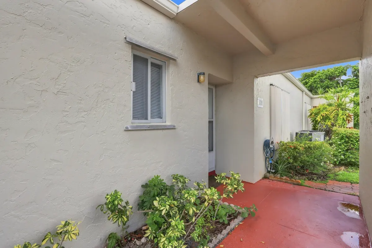 7. front entry detail at 2538 Boundbrook Drive 137, West Palm Beach