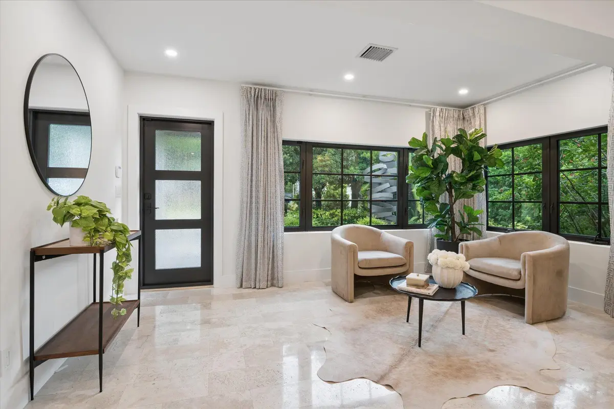 05-Steiner-541 NE 8th Ave-5 at 541 NE 8th Avenue, Fort Lauderdale