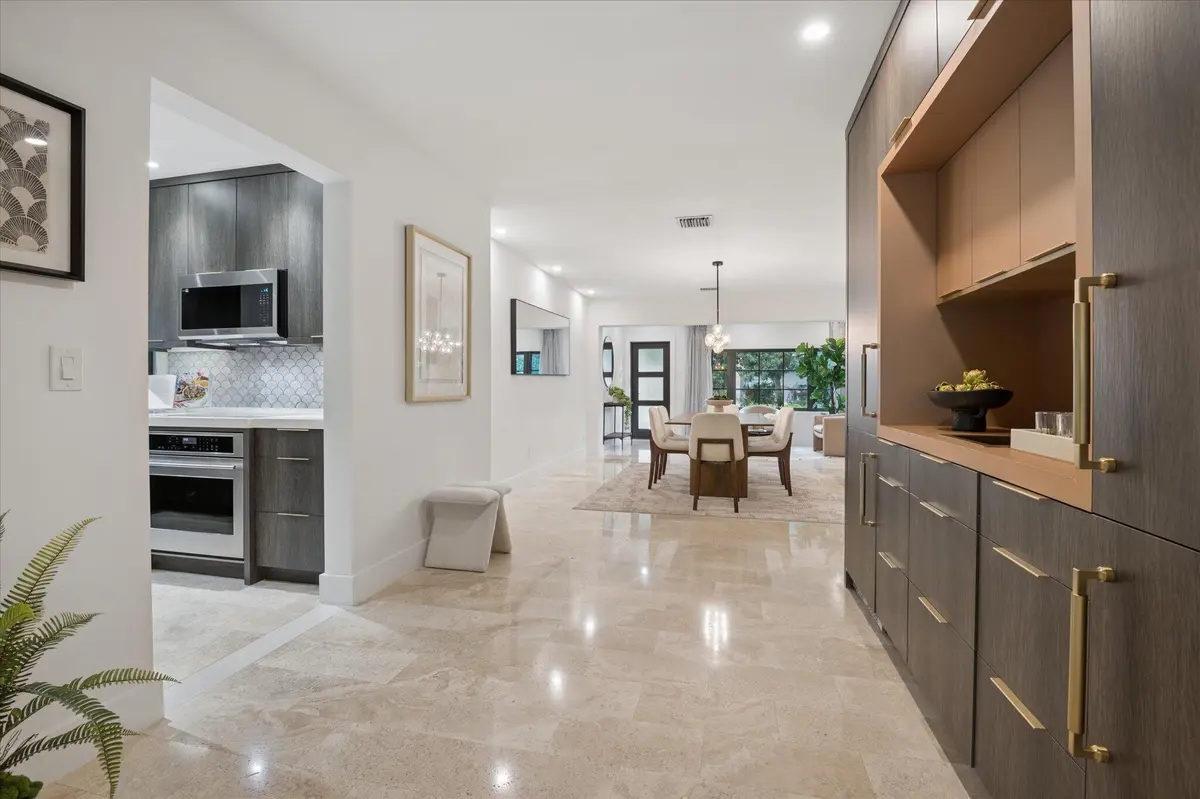 08-Steiner-541 NE 8th Ave-8 at 541 NE 8th Avenue, Fort Lauderdale
