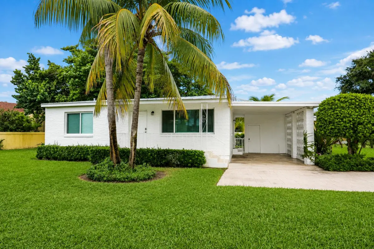 House 21 at 2516 Lorraine Court, North Palm Beach