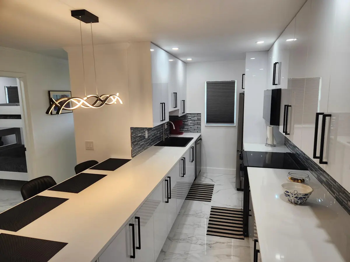 LV kit 3 at 1119 Lake Terrace 115, Boynton Beach